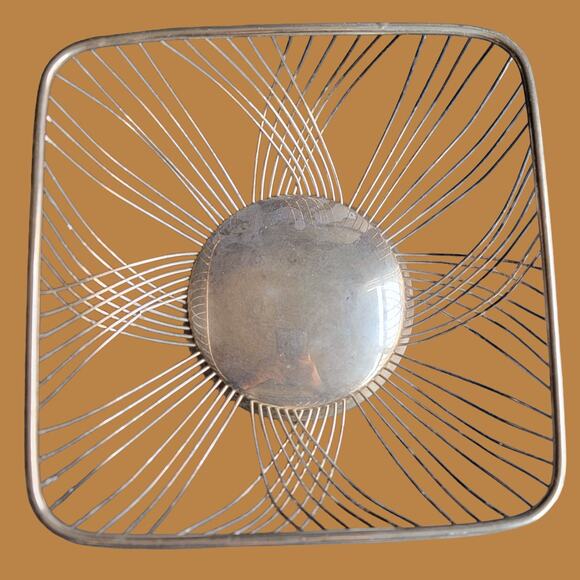 Vintage 1950s FP Rogers Silver Plated Wire Square Bread or Fruit Basket - Picture 2 of 5